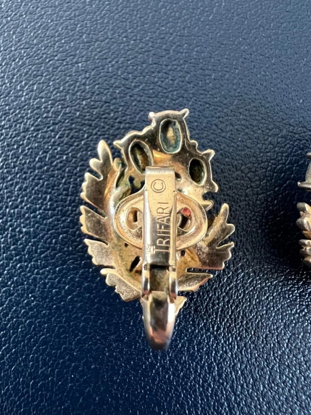 SCARCE 1950'S CROWN TRIFARI GOLD TONE Fruit Salad Clip on earrings - Picture 6 of 6